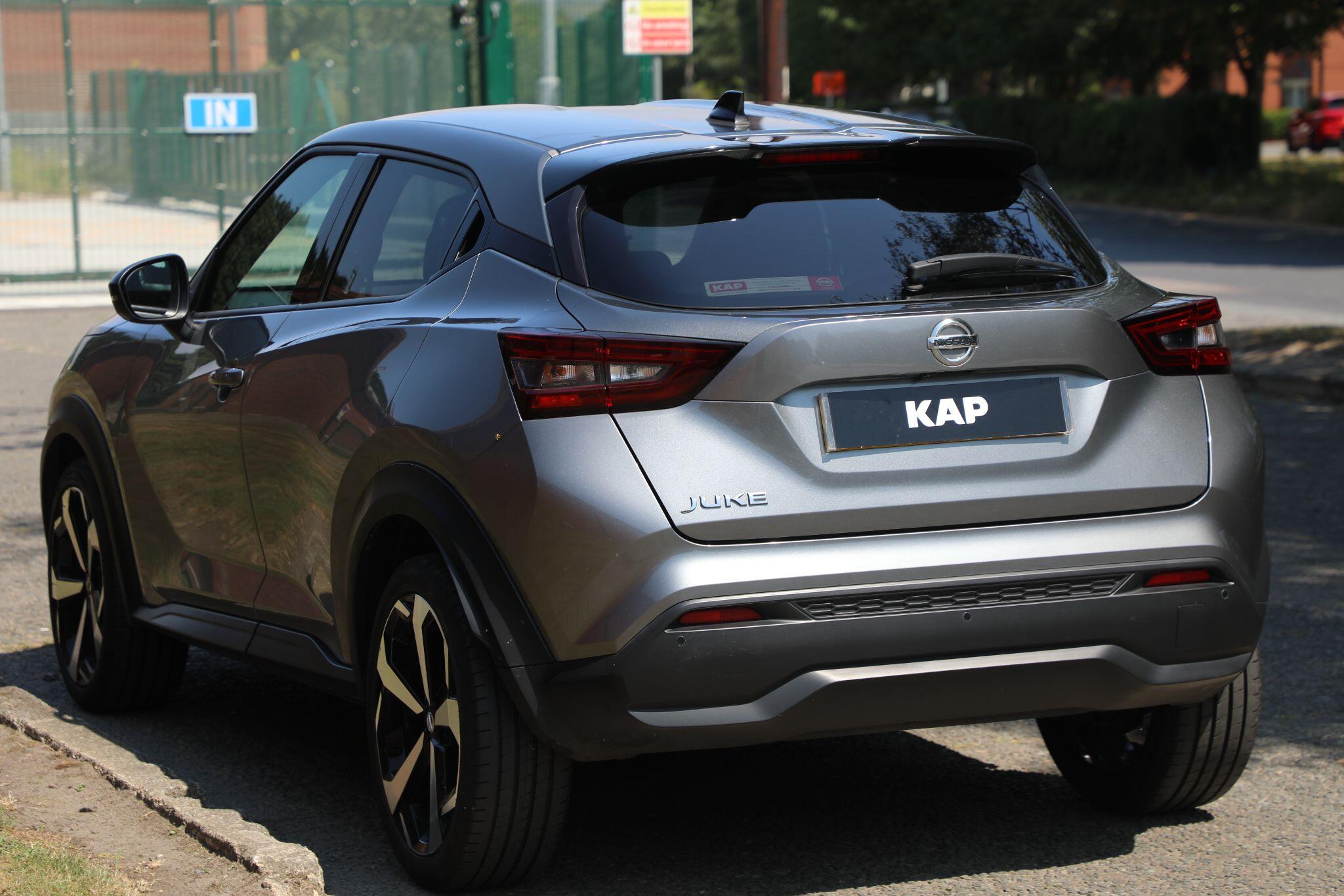Large vehicle image